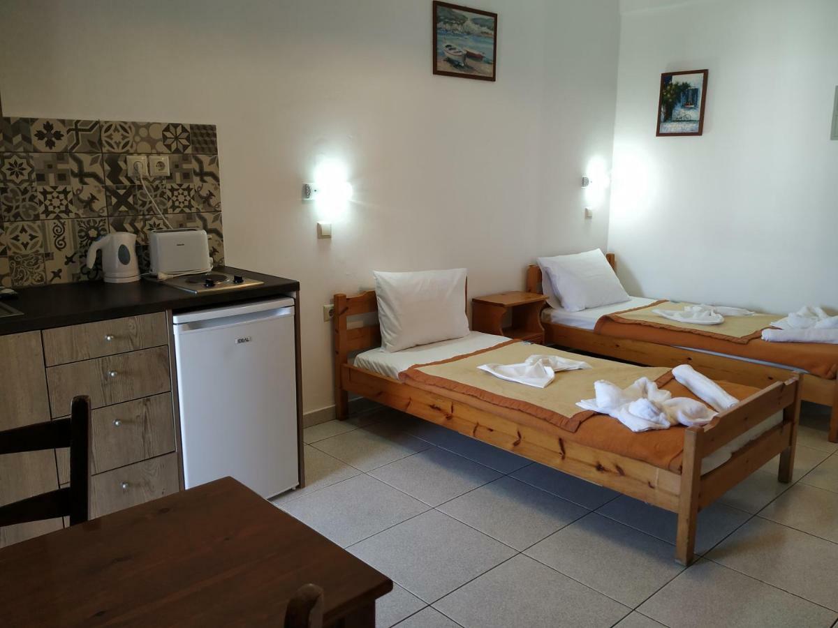 Pardalakis Studios Gerani  Esterno foto